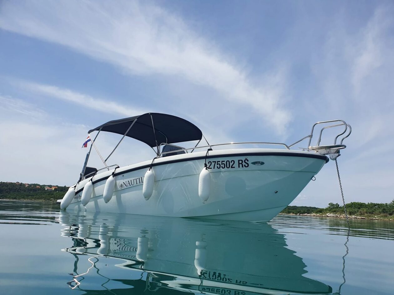 Gliser Nautilus za najam - Boats MS
